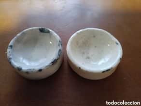 Escribanía: Pareja de Secantes de ceramica antiguos, de 5 x 2 cms para arena secante, escritorio.